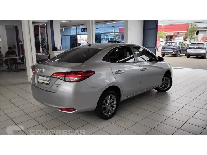 YARIS 1.5 16V FLEX SEDAN XS CONNECT MULTIDRIVE