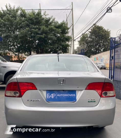 Civic 1.8 16V 4P LXS