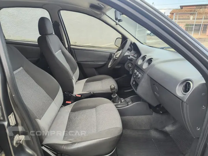 CELTA 1.0 MPFI LT 8V