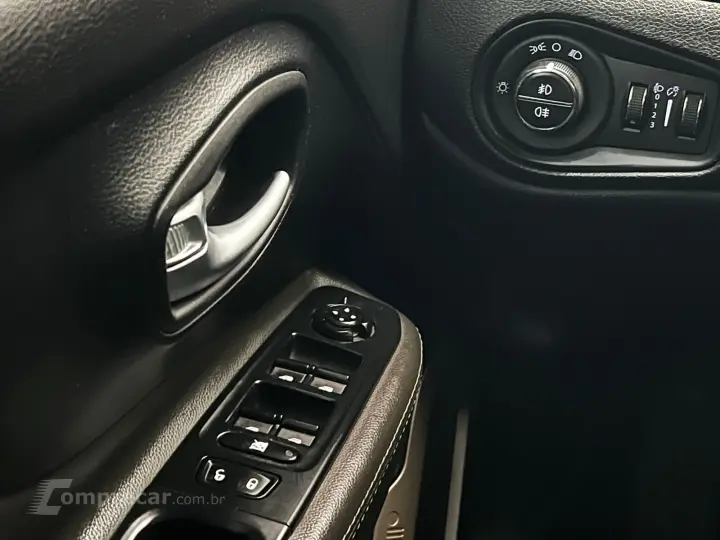 RENEGADE 1.8 16V FLEX LONGITUDE 4P AUTOMÁTICO