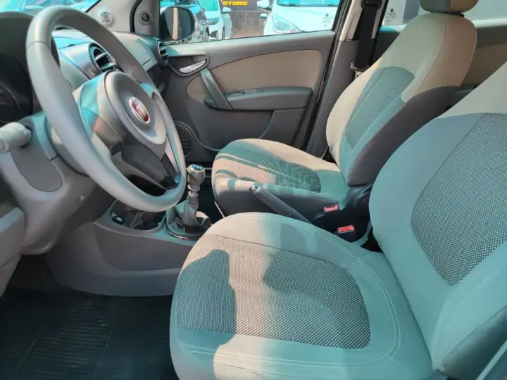 Palio ESSENCE 1.6 Flex 16V 5p