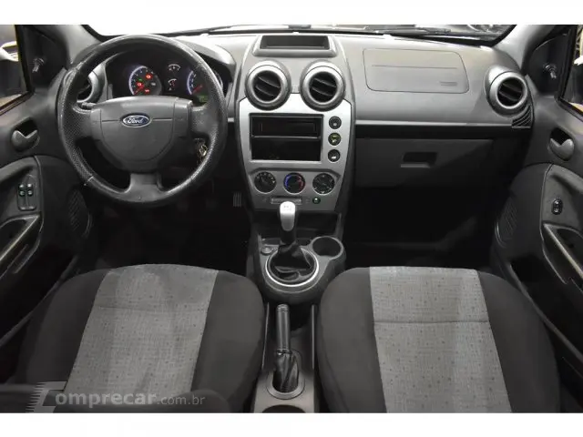 FIESTA SEDAN - 1.6 ROCAM SEDAN 8V 4P MANUAL