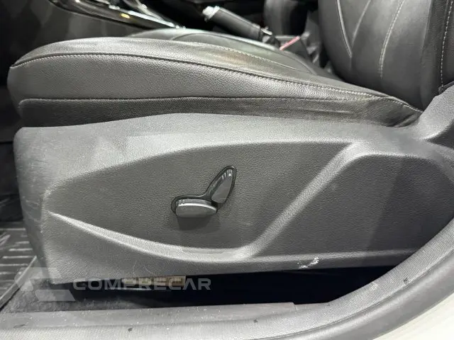 FOCUS HATCH - 2.0 TITANIUM 16V 4P POWERSHIFT