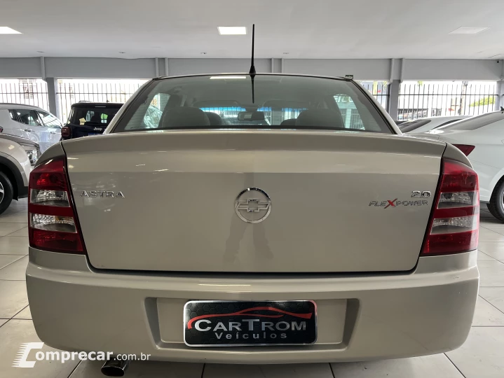 ASTRA 2.0 MPFI Elegance Sedan 8V