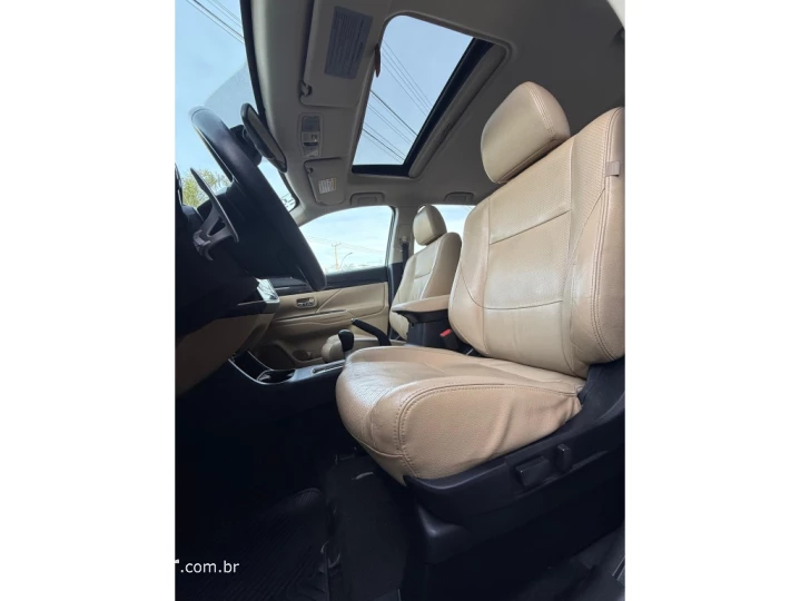 OUTLANDER 2.2 MIVEC DI-D DIESEL HPE-S AWD AUTOMÁTICO