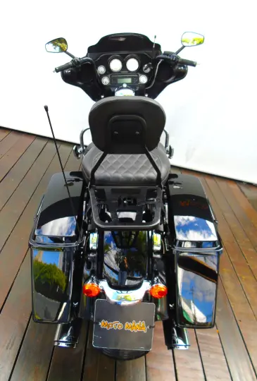 HARLEY-DAVIDSON STREET GLIDE FLHX
