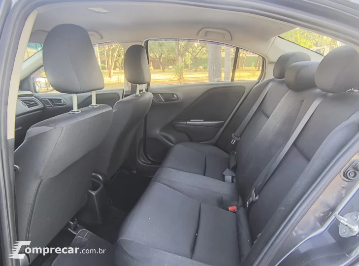 CITY 1.5 DX Sedan 16V