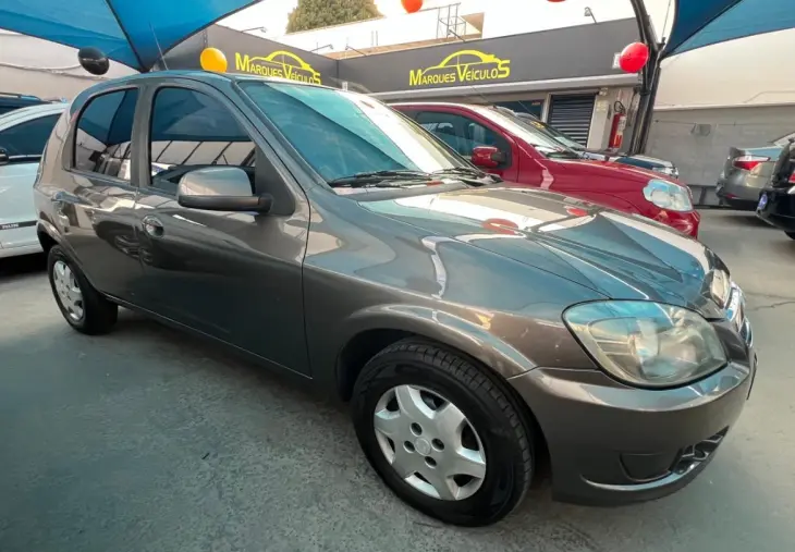 CELTA 1.0 MPFI LT 8V