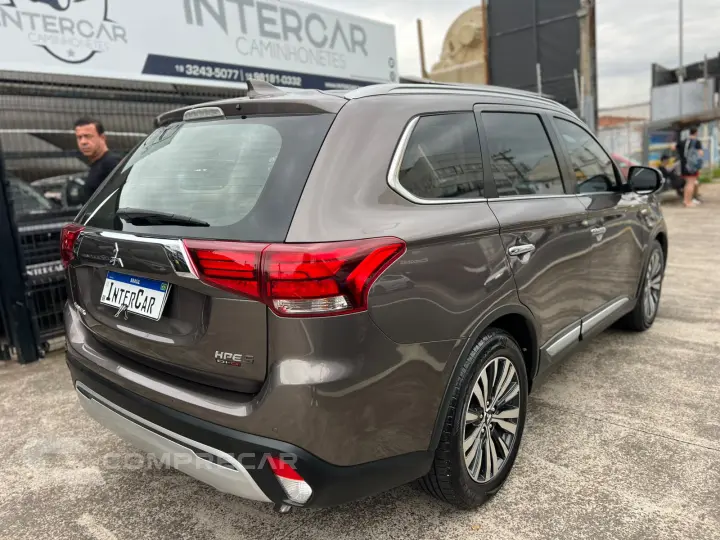 OUTLANDER 2.2 Mivec Di-d Hpe-s AWD