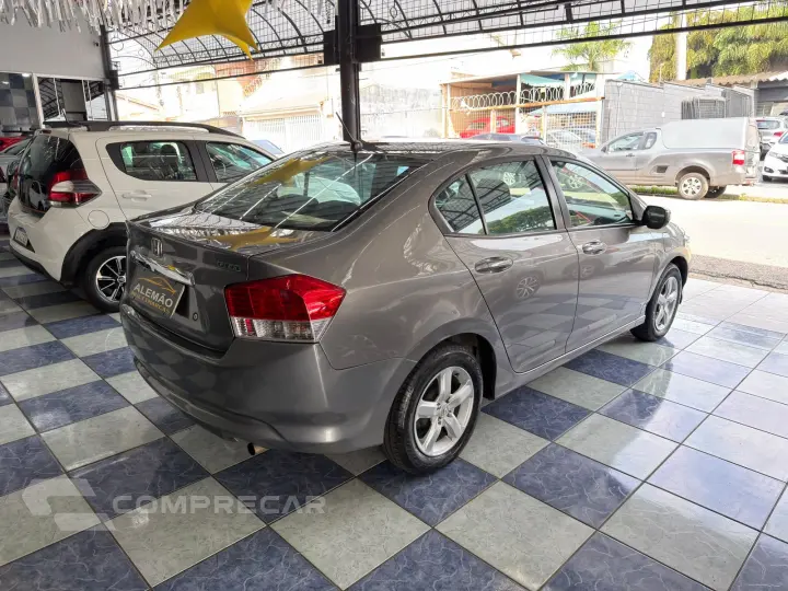 CITY 1.5 DX Sedan 16V