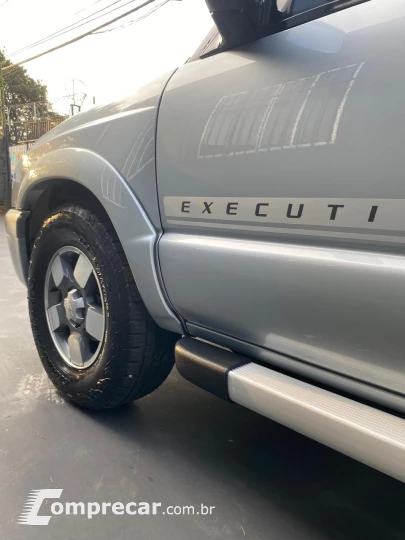 S10 2.4 MPFI Executive 4X2 CD 8V