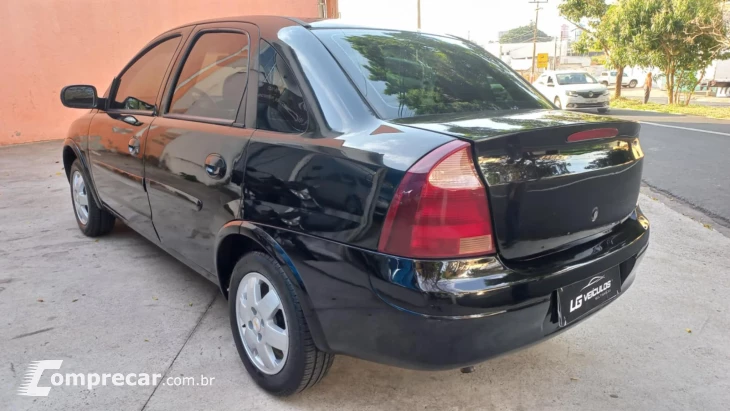 CORSA 1.4 MPFI Premium Sedan 8V