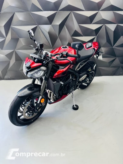 street triple rs