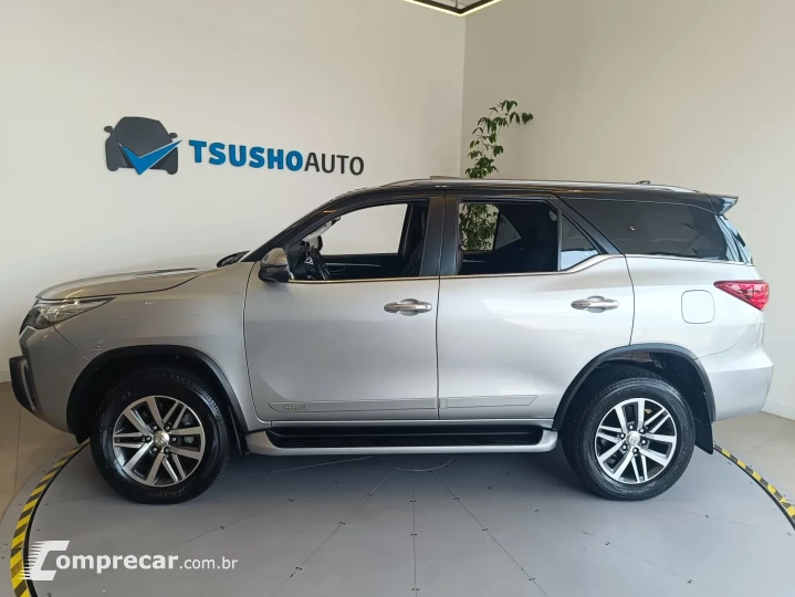 HILUX SW4 2.8 SRX 4X4 7 LUGARES 16V TURBO INTERCOOLER 4P AUT
