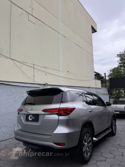 HILUX SW4 2.8 D-4d Turbo SRX 7L 4X4