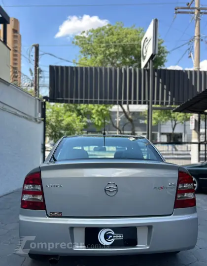 ASTRA 2.0 MPFI Elegance Sedan 8V