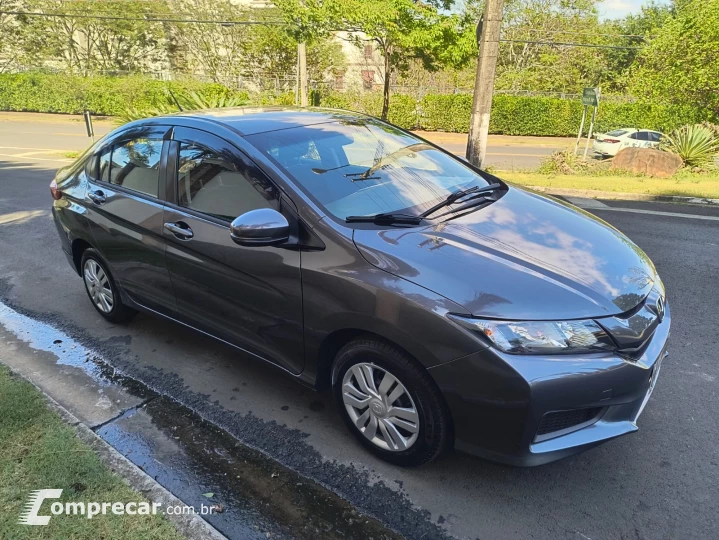 CITY 1.5 DX Sedan 16V