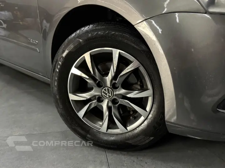 VOYAGE 1.0 MI 8V FLEX 4P MANUAL