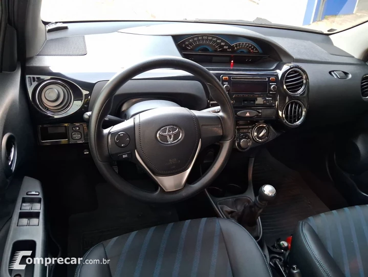 Etios Sedan 1.5 16V 4P FLEX XS