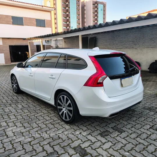 V60 2.0 T4 Momentum