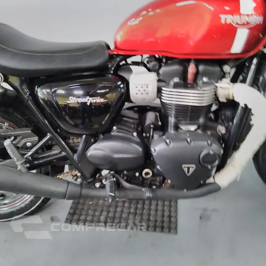 STREET TWIN 900