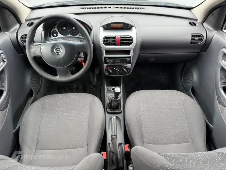 CORSA 1.4 MPFI Premium Sedan 8V
