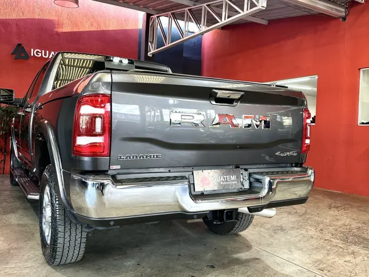 3500 6.7 I6 TURBO DIESEL LARAMIE CD 4X4 AUTOMÁTICO