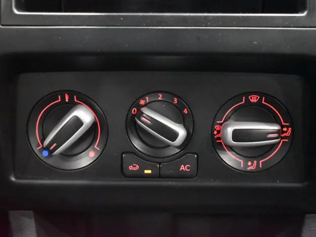 FOX - 1.6 MI 8V 4P MANUAL