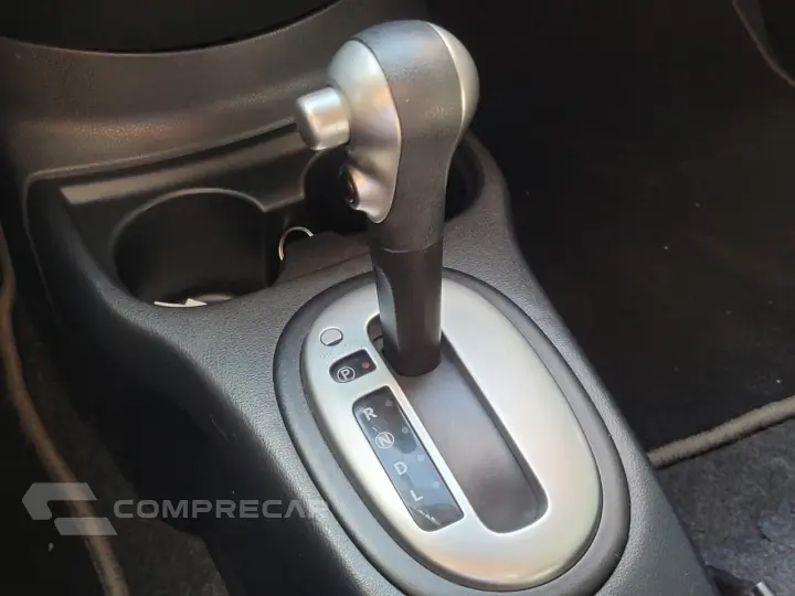 VERSA UNIQUE 1.6 16V FlexStart 4p Aut.