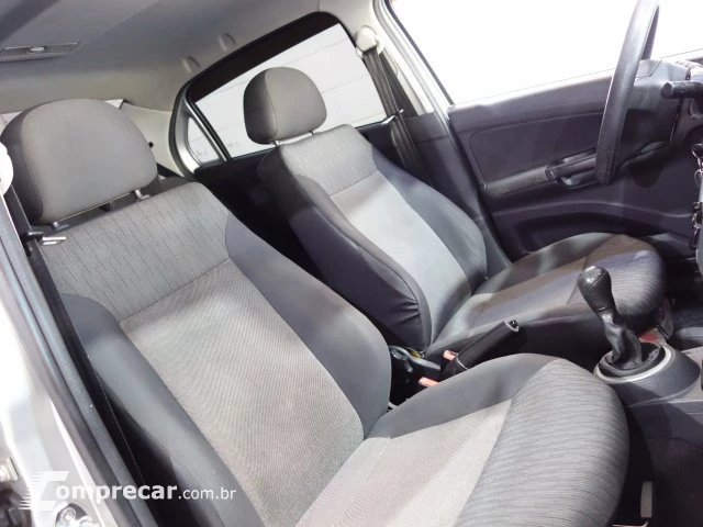VOYAGE - 1.0 MI 8V 4P MANUAL