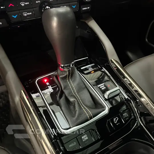 Commander Overl. 2.2 TD 4x4 Diesel Aut.