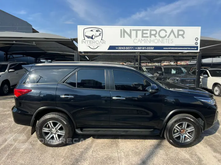 HILUX SW4 2.7 SRV 7 Lugares 4X2 16V