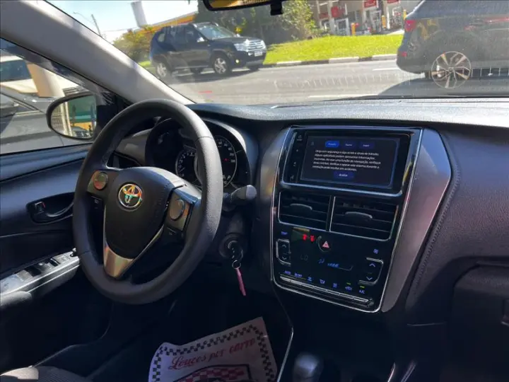 YARIS 1.5 16V Sedan XL