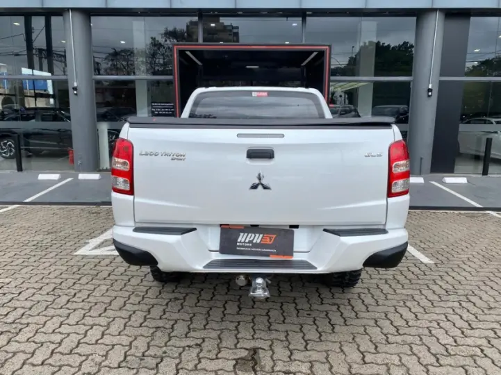 L200 TRITON 2.4 16V Turbo GLS CD 4X4