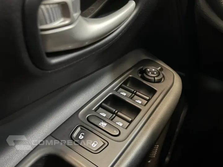 RENEGADE 1.3 T270 TURBO FLEX LONGITUDE AT6