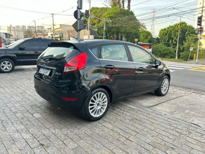 FIESTA 1.6 TITANIUM HATCH 16V FLEX 4P POWERSHIFT