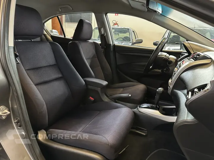 CITY 1.5 LX Sedan 16V