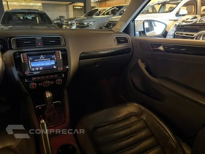JETTA 2.0 TSI HIGHLINE 211CV GASOLINA 4P TIPTRONIC