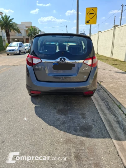 J6 2.0 16V 7 Lugares