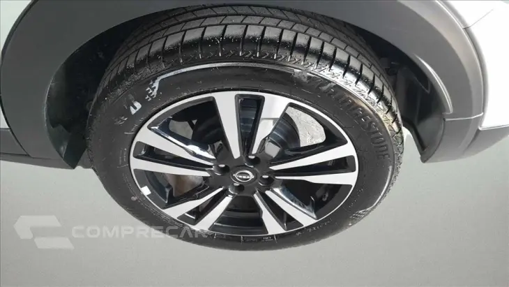 KICKS PLAY 1.6 16V FLEXSTART SENSE XTRONIC