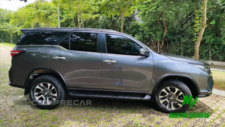 HILUX SW4 2.8 D-4D TURBO DIESEL SRX 4X4 AUTOMÁTICO