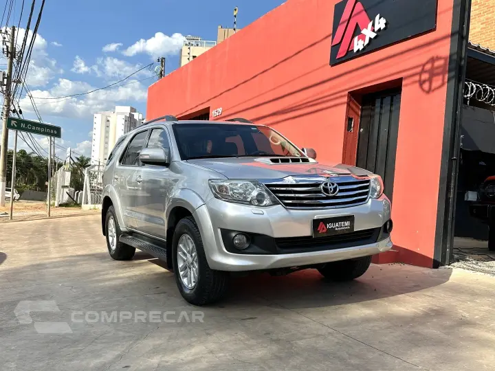 HILUX SW4 3.0 SRV 4X4 16V TURBO INTERCOOLER DIESEL 4P AUTOMÁ