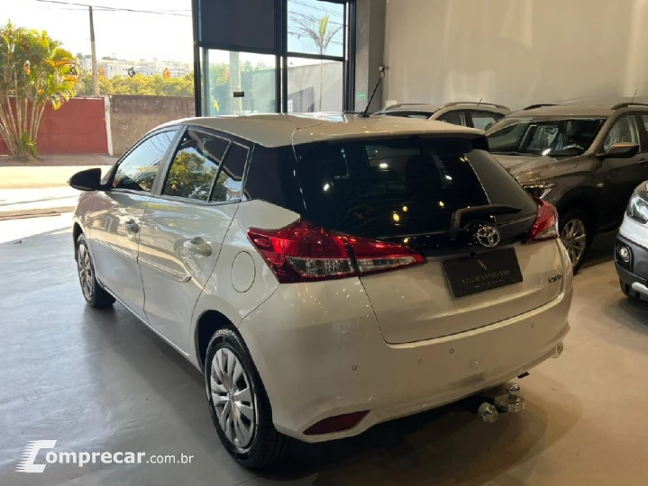 YARIS 1.5 16V FLEX SEDAN XL LIVE MULTIDRIVE