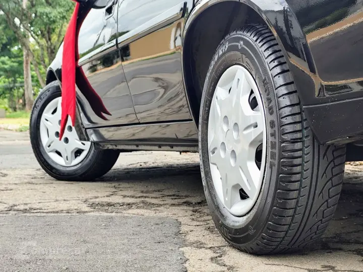 CLASSIC 1.0 MPFI LS 8V FLEX 4P MANUAL