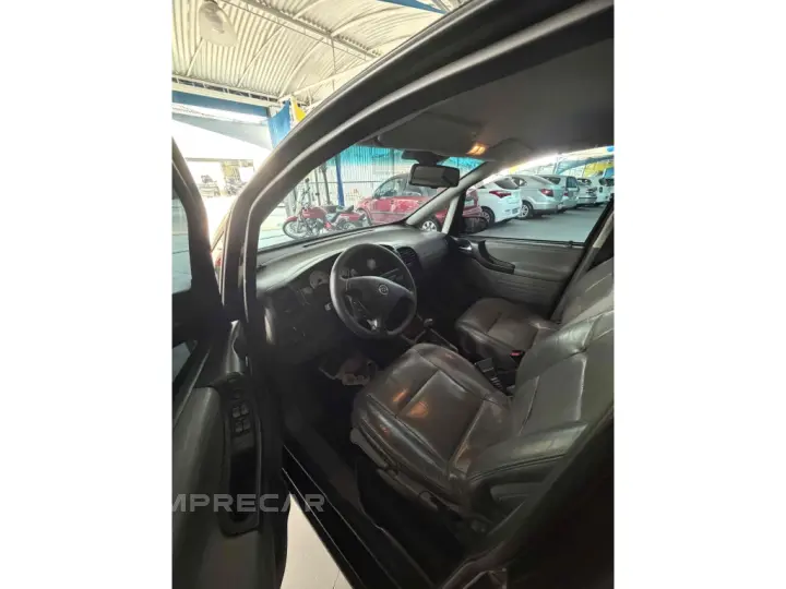 ZAFIRA 2.0 MPFI ELEGANCE 8V FLEX 4P AUTOMÁTICO