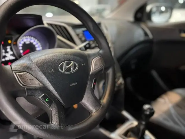 HB20S - 1.0 COMFORT PLUS 12V 4P MANUAL