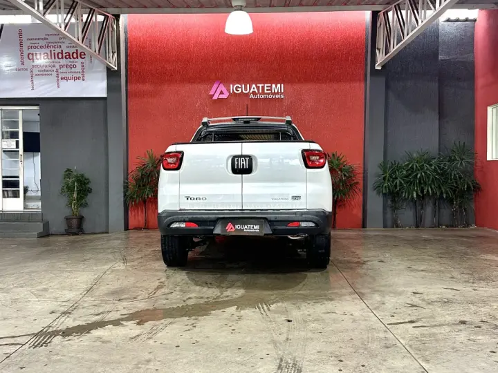 TORO 1.3 TURBO 270 FLEX VOLCANO AT6