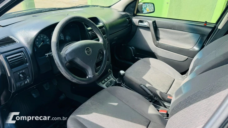 ASTRA 2.0 MPFI Comfort 8V