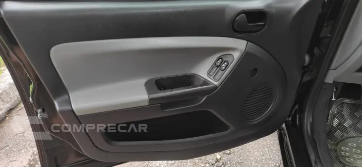 FIESTA 1.6 MPI Class Hatch 8V