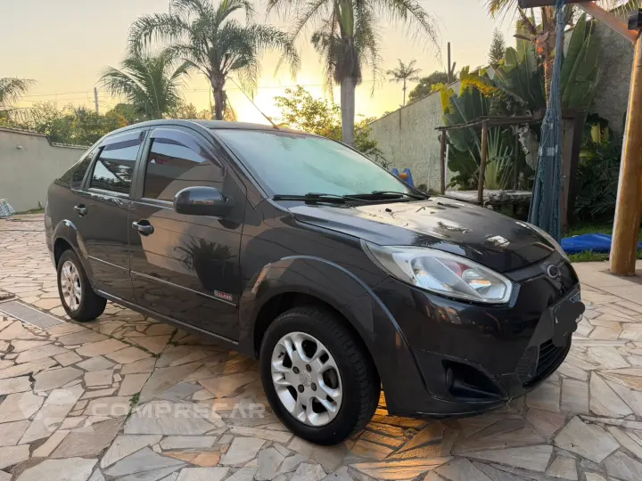 FIESTA 1.6 MPI Class Sedan 8V